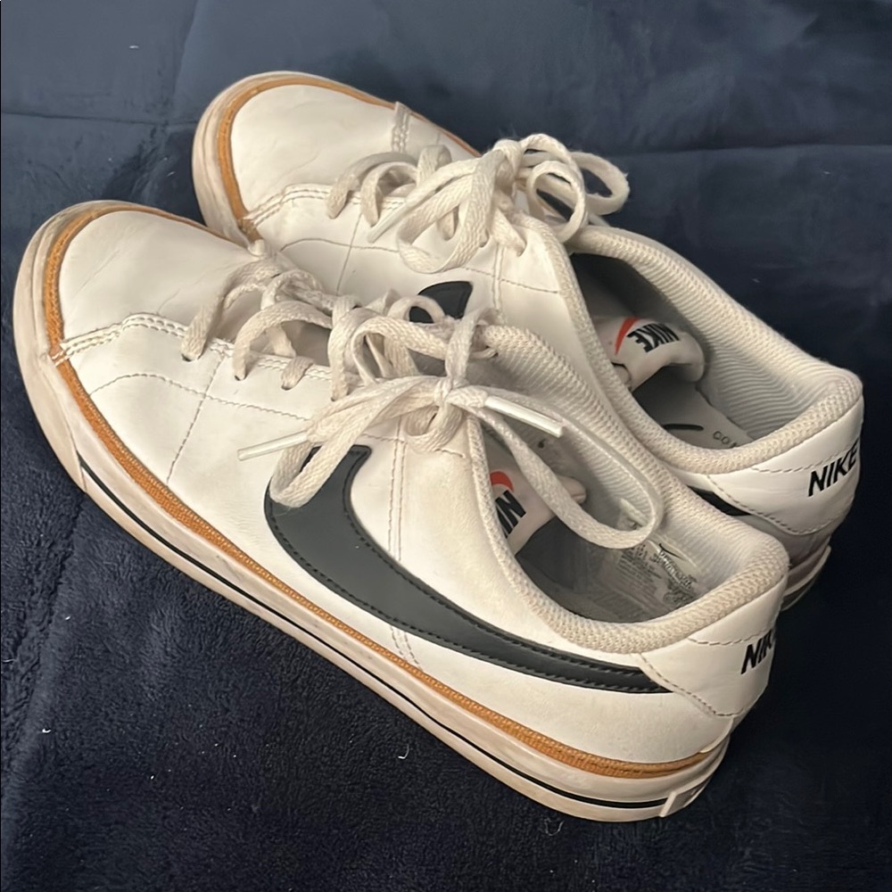 Nike White and Black Sneakers